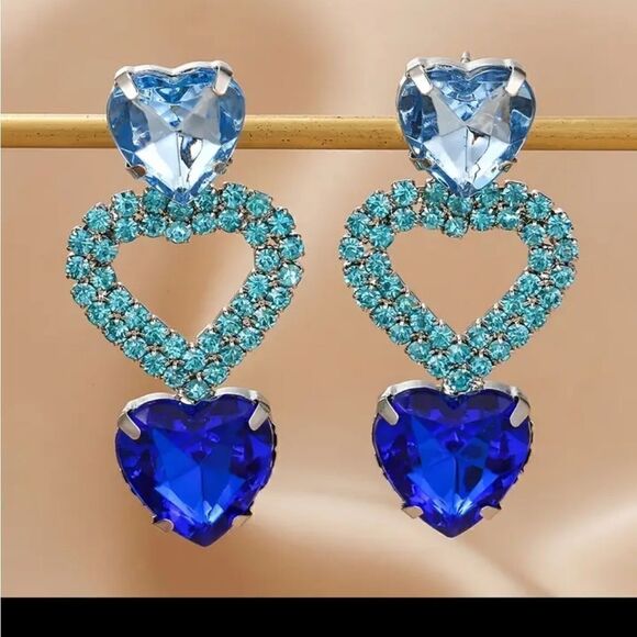 Beautiful Triple Blue Heart Shaped Gemstone Crystals Earrings - Picture 1 of 5